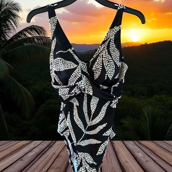 G by Giuliana Other - G by Giuliana Monochrome Leaf Print Swimsuit